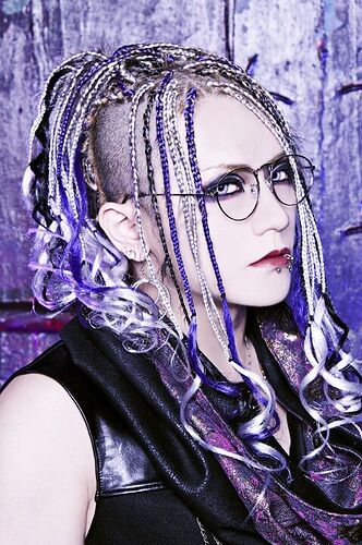 64573-reign-musician