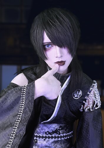 Yasaka Shion (八坂詩音)